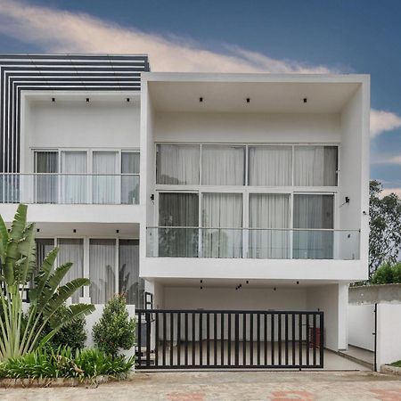Celestial Sapphire Villa Pvt Pool Veg Food 4Bhk Dod Ballāpur 外观 照片