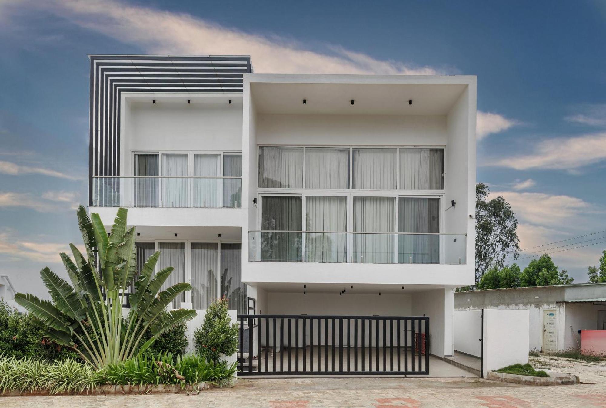 Celestial Sapphire Villa Pvt Pool Veg Food 4Bhk Dod Ballāpur 外观 照片