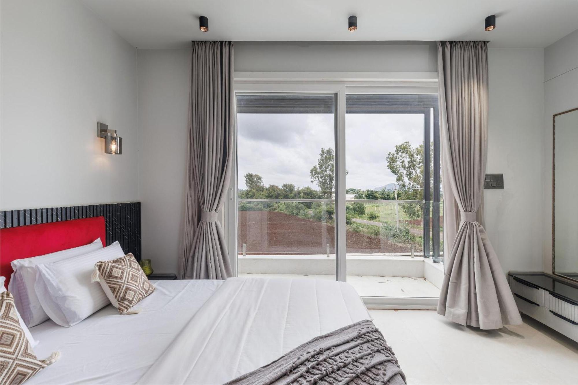 Celestial Sapphire Villa Pvt Pool Veg Food 4Bhk Dod Ballāpur 外观 照片