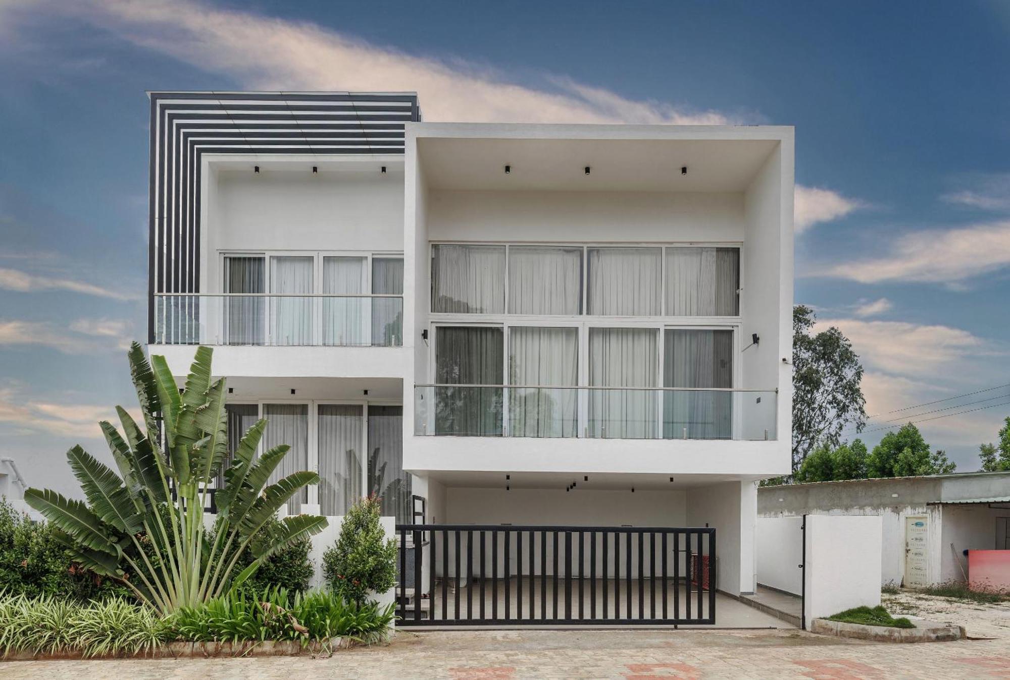 Celestial Sapphire Villa Pvt Pool Veg Food 4Bhk Dod Ballāpur 外观 照片